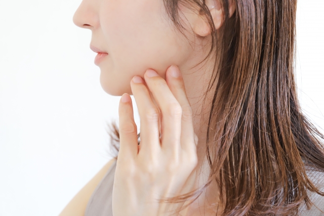 女性の横顔